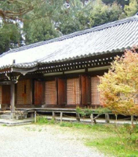 日本で唯一、九体阿弥陀如来を祀るお寺「浄瑠璃寺」